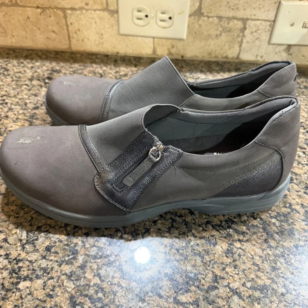 SoLite by Easy Street Womens Grey Slip On Comfort Loafers Shoes Size‎ 12M